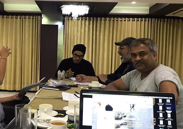 LEAKED PHOTOS: Ranveer Singh as a Gujarati man in Jayeshbhai Jordaar; Boman Irani & Shalini Pandey snapped on the sets 