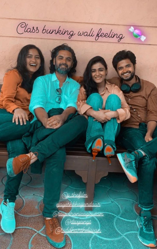 LEAKED PHOTOS: Ranveer Singh as a Gujarati man in Jayeshbhai Jordaar; Boman Irani & Shalini Pandey snapped on the sets 