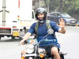 Photos: Aditya Roy Kapur snapped on a bike at Carter Road, Bandra