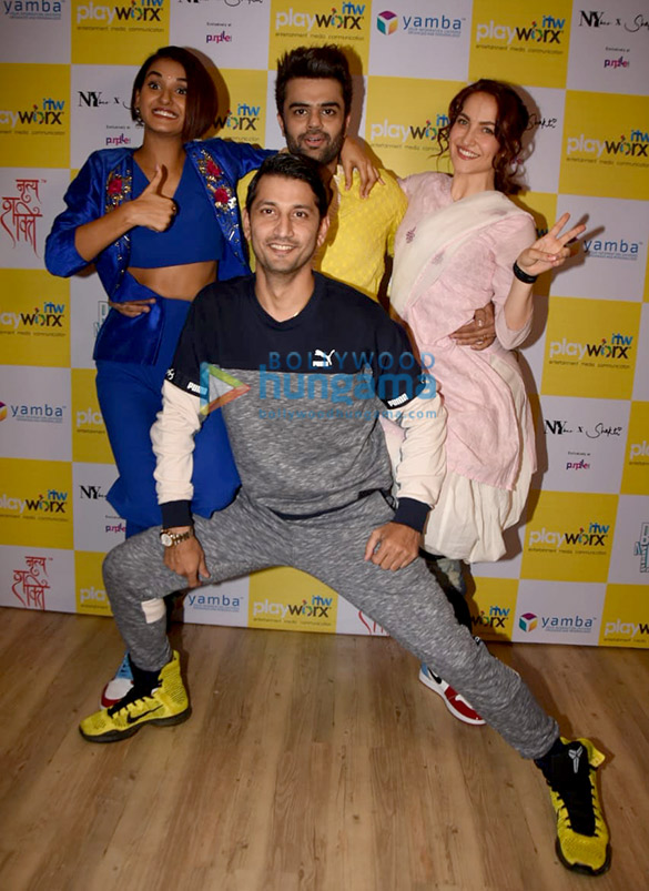 Photos: Shakti Mohan, Elli AvrRam, Maniesh Paul and others snapped during ‘Break A Leg’ shoot Photos: Shakti Mohan, Elli AvrRam, Maniesh Paul and others snapped during ‘Break A Leg’ shoot