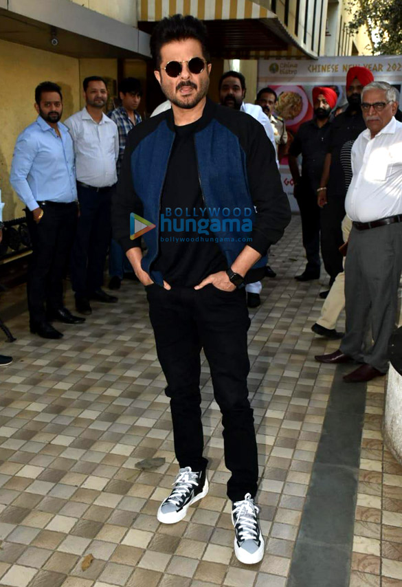 photos anil kapoor and family snapped at the naming of a chowk in chembur after his father 3