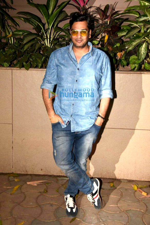 photos bhool bhulaiyaa 2 team snapped at producer murad khetanis house 5