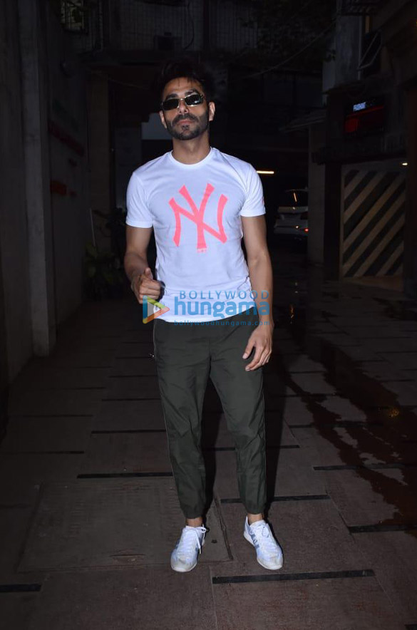 photos celebs attend the special screening of the movie love aaj kal 7
