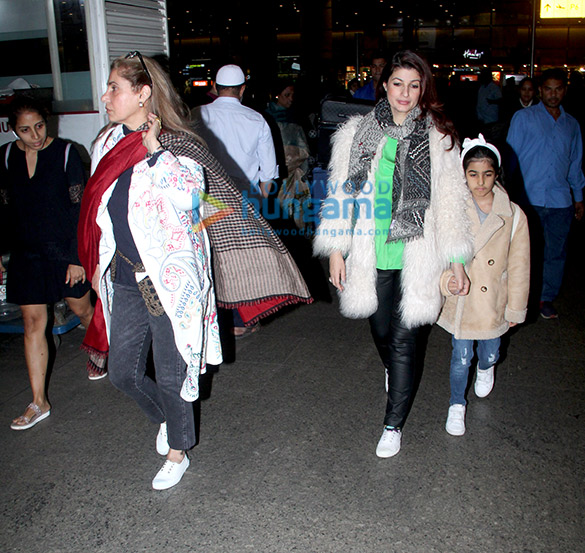 photos deepika padukone parineeti chopra twinkle khanna and dimple kapadia snapped at the airport 3