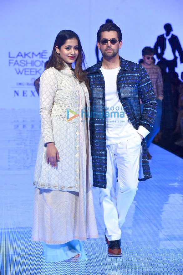 photos divya khosla kumar rhea chakraborty walk the ramp as show stoppers at lakme fashion week summerresort 2020 12