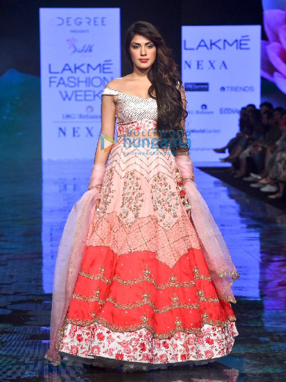 photos divya khosla kumar rhea chakraborty walk the ramp as show stoppers at lakme fashion week summerresort 2020 2