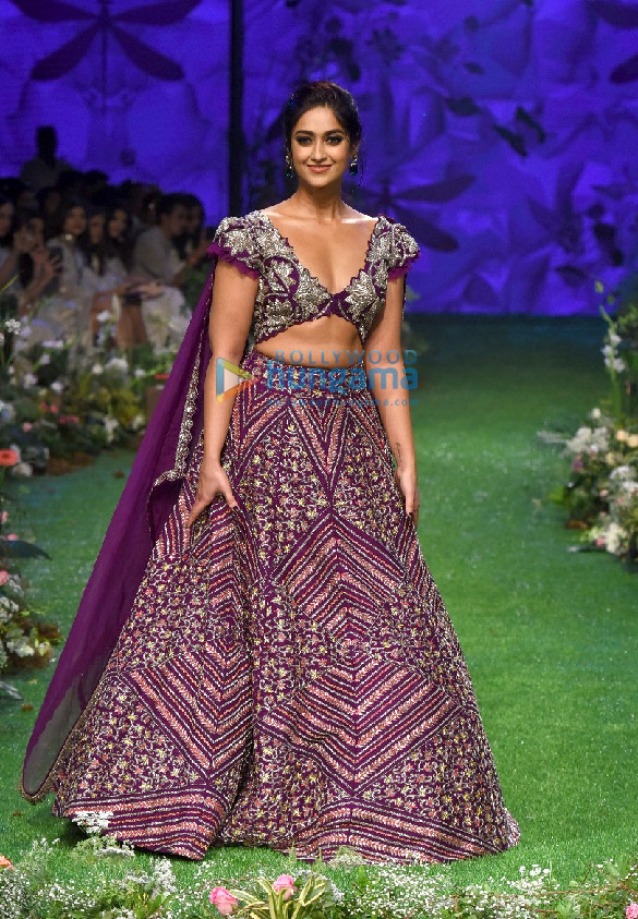 Photos: Divya Khosla Kumar, Rhea Chakraborty and others walk the ramp as show stoppers at Lakme Fashion Week Summer/Resort 2020 Photos: Divya Khosla Kumar, Rhea Chakraborty and others walk the ramp as show stoppers at Lakme Fashion Week Summer/Resort 2020