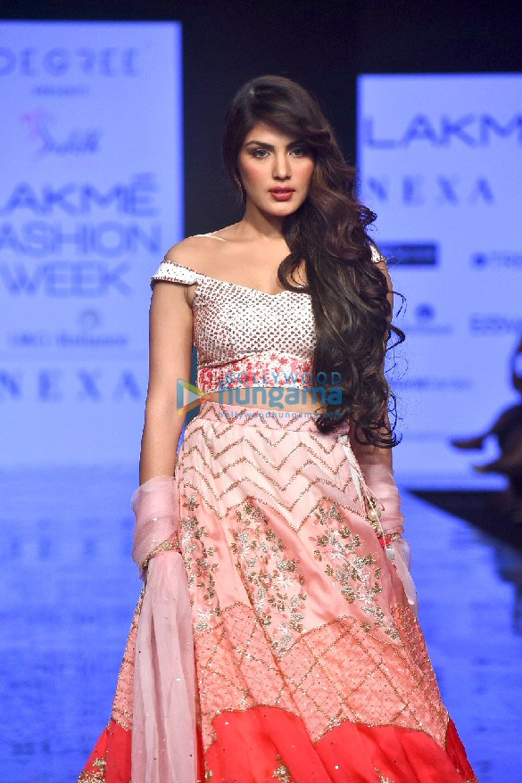 photos divya khosla kumar rhea chakraborty walk the ramp as show stoppers at lakme fashion week summerresort 2020 5