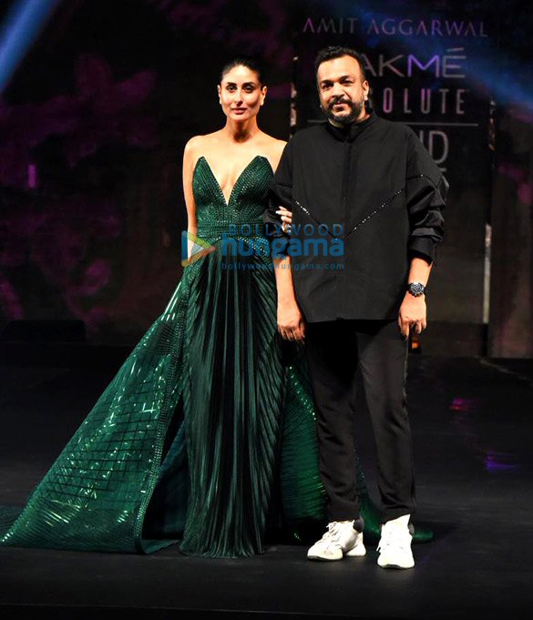 photos kareena kapoor khan walks the ramp for amit aggarwal at lakme fashion week 2020 grand finale 1