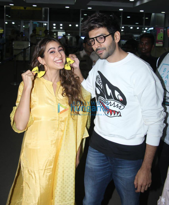 photos kartik aaryan and sara ali khan snapped during love aaj kal promotions 4 3