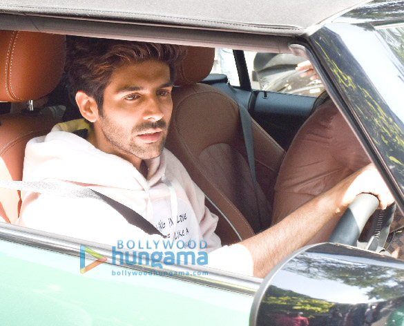 photos kartik aaryan spotted at imtiaz alis office in versova 5