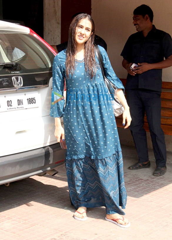 photos sara ali khan spotted at the pilates gymm 2