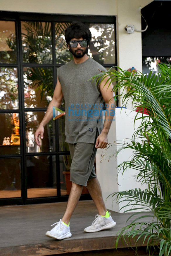 photos shahid kapoor and mira kapoor spotted at the gym 1