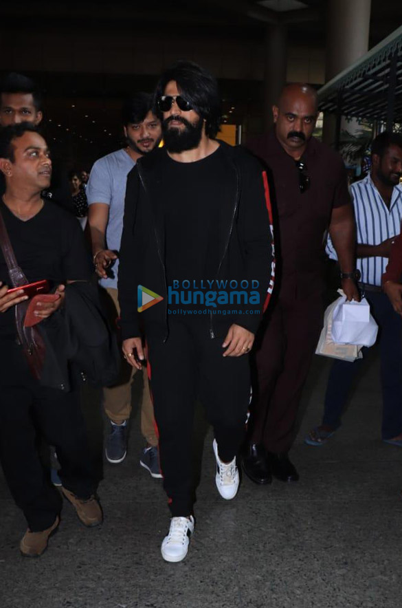 Photos: Superstar Yash spotted at the Mumbai airport