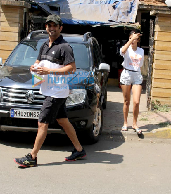 photos sushant singh rajput and rhea chakraborty spotted at the gym in bandra 2