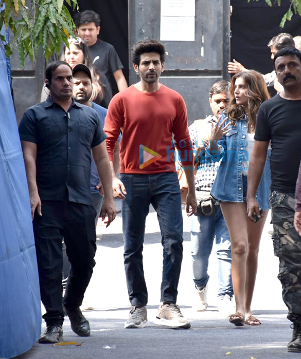 photos tara sutaria and kartik aaryan snapped during a shoot 3
