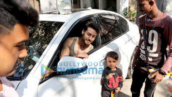 Photos: Tiger Shroff snapped at a dubbing studio