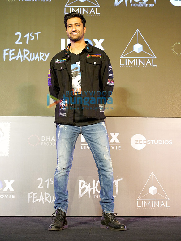 photos vicky kaushal snapped at inox experiencing the virtual reality tour of his movie bhoot part one the haunted ship 1