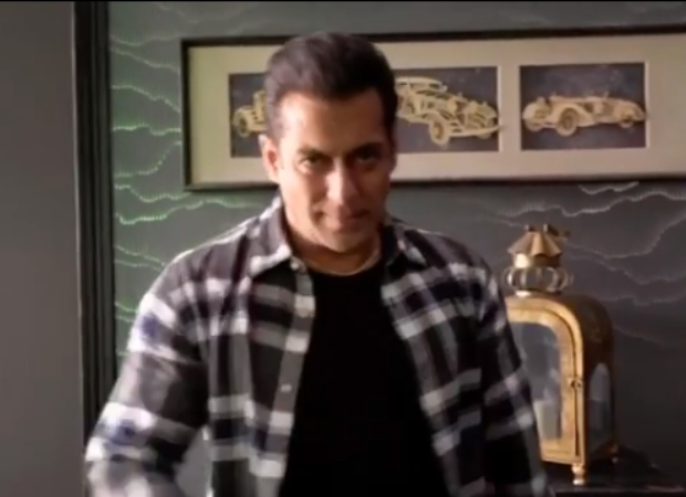 Salman Khan makes Andaz Apna Apna reference to thank his fans as he crosses 30 million followers on Instagram Salman Khan makes Andaz Apna Apna reference to thank his fans as he crosses 30 million followers on Instagram