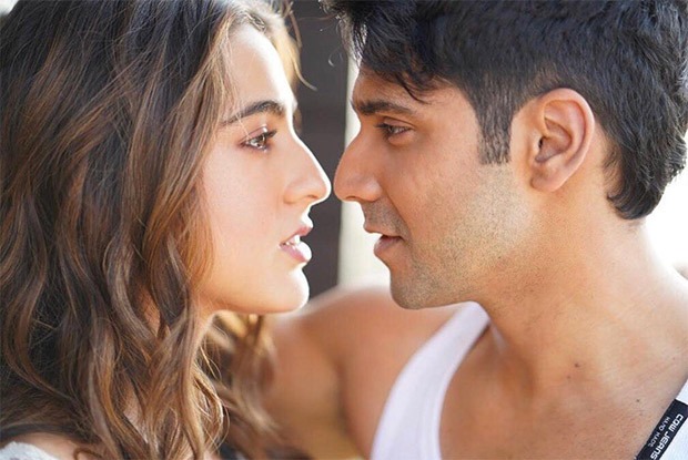Sara Ali Khan and Varun Dhawan showcase their sizzling chemistry as they wrap up Coolie No 1, pen endearing posts Sara Ali Khan and Varun Dhawan showcase their sizzling chemistry as they wrap up Coolie No 1, pen endearing posts