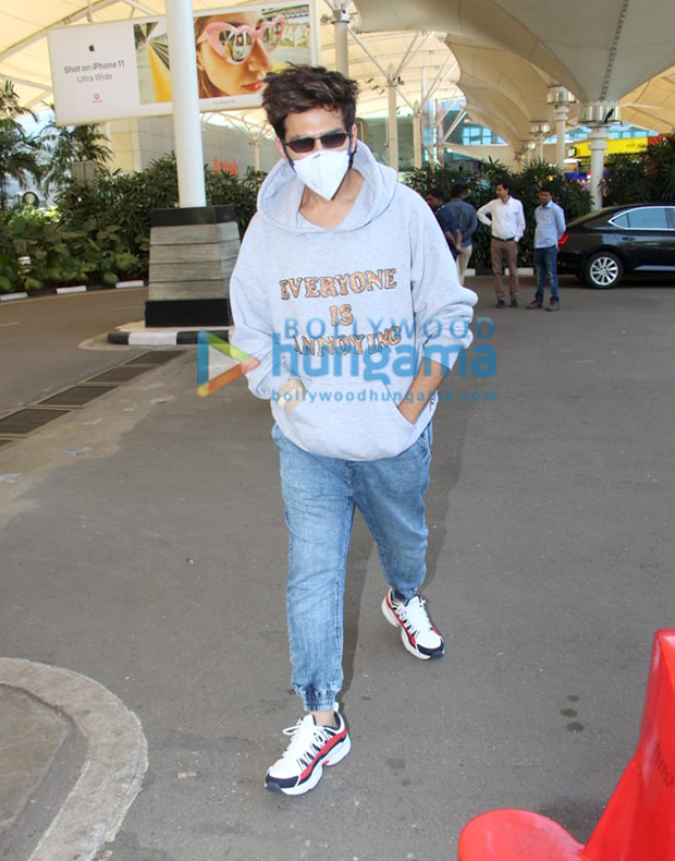 Bhool Bhulaiyaa 2 Kartik Aaryan returns to Mumbai after shoot gets halted due to Coronavirus outbreak Bhool Bhulaiyaa 2 Kartik Aaryan returns to Mumbai after shoot gets halted due to Coronavirus outbreak