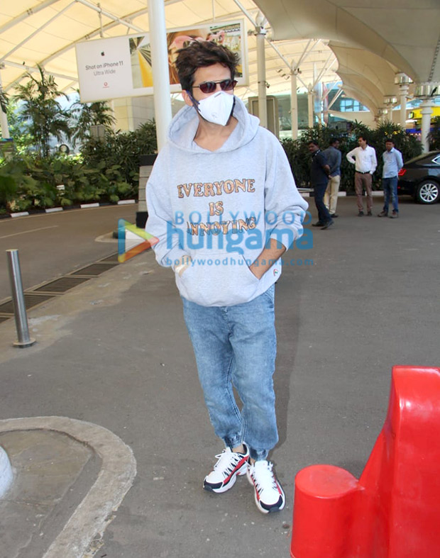 Bhool Bhulaiyaa 2 Kartik Aaryan returns to Mumbai after shoot gets halted due to Coronavirus outbreak Bhool Bhulaiyaa 2 Kartik Aaryan returns to Mumbai after shoot gets halted due to Coronavirus outbreak