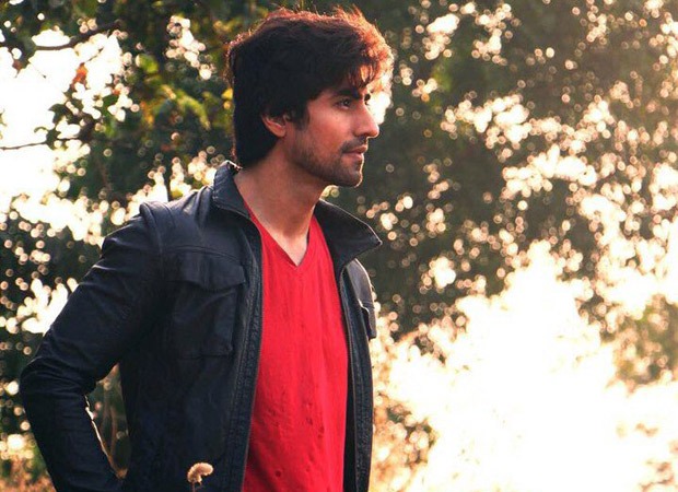 Harshad Chopda announces self-quarantine with a video, unveils his latest look