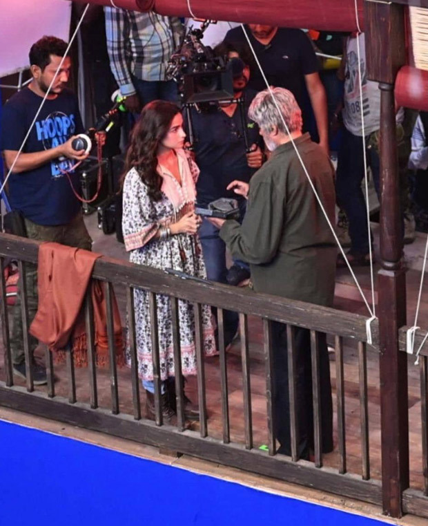 LEAKED PHOTO of Alia Bhatt and Amitabh Bachchan engrossed in a scene during Brahmastra shooting goes viral LEAKED PHOTO of Alia Bhatt and Amitabh Bachchan engrossed in a scene during Brahmastra shooting goes viral
