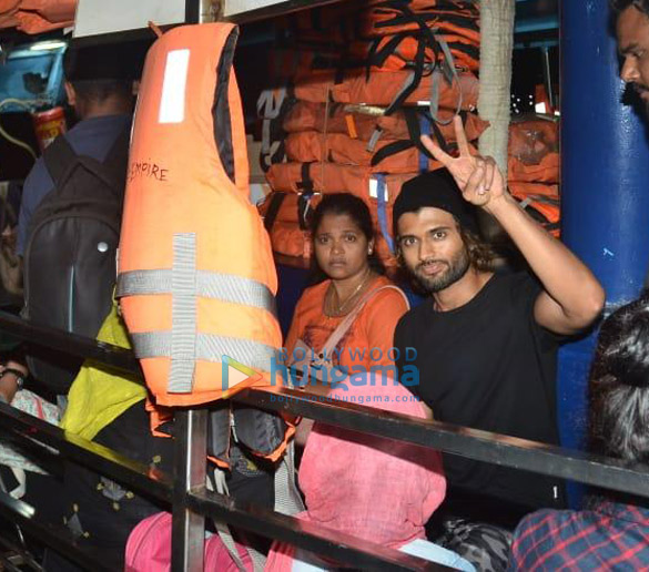 photos ananya panday and vijay deverakonda snapped at versova jetty 3 2