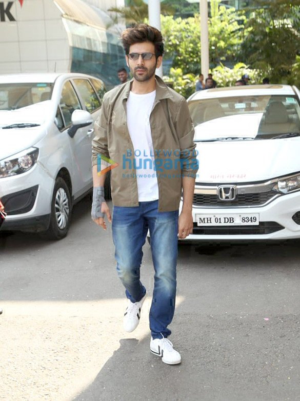 photos kartik aaryan daisy shah parineeti chopra and others snapped at the airport 7