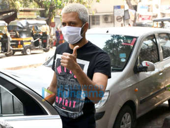 Photos: Malaika Arora, Genelia Dsouza and Riteish Deshmukh others snapped at the gym