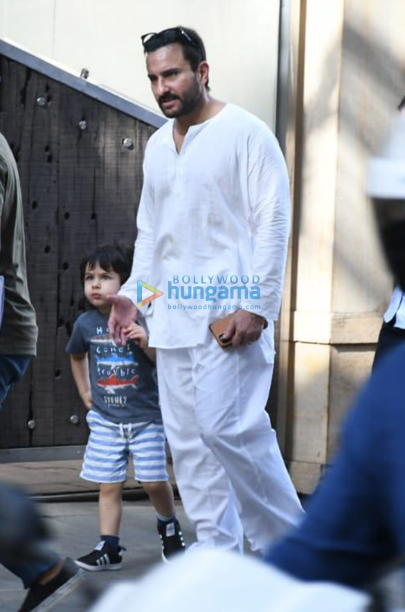photos saif ali khan and taimur ali khan spotted in bandra 1 2