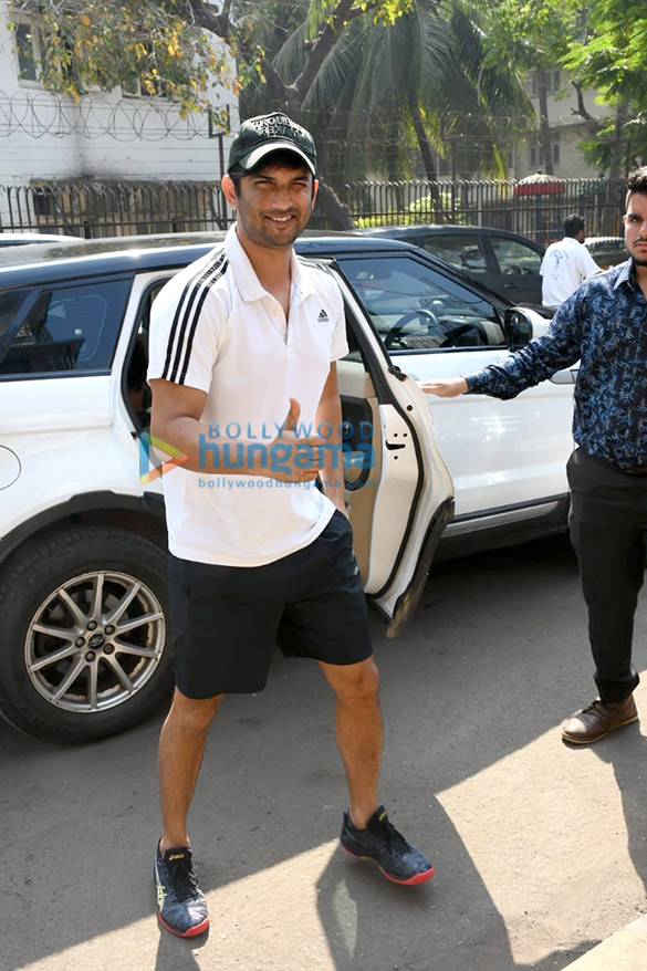 photos sushant singh rajput and rhea chakraborty spotted at the gym 3