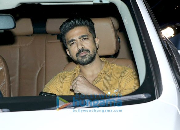 photos tiger shroff shraddha kapoor varun dhawan and others grace the special screening of baaghi 3 at yrf studios 16