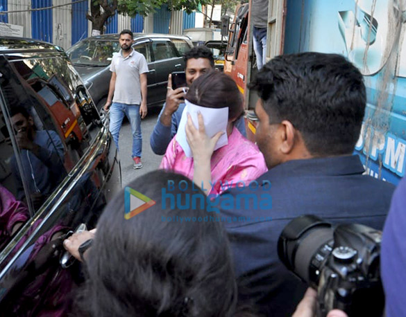 Photos: Twinkle Khanna spotted during an ad shoot in Bandra Photos: Twinkle Khanna spotted during an ad shoot in Bandra