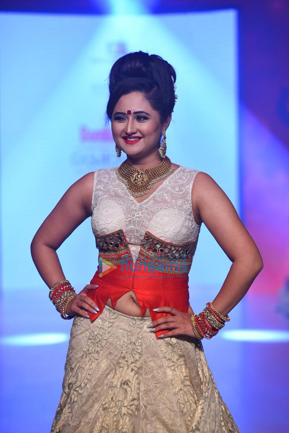 photos urvashi rautela and rashami desai turn show stoppers at bt fashion week 2020 6