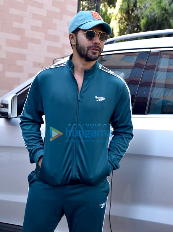 photos varun dhawan snapped at a dubbing studio in juhu 4