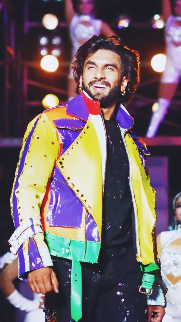 Ranveer Singh gives a glimpse into what went into his enthralling performance at Zee Cine Awards, watch video