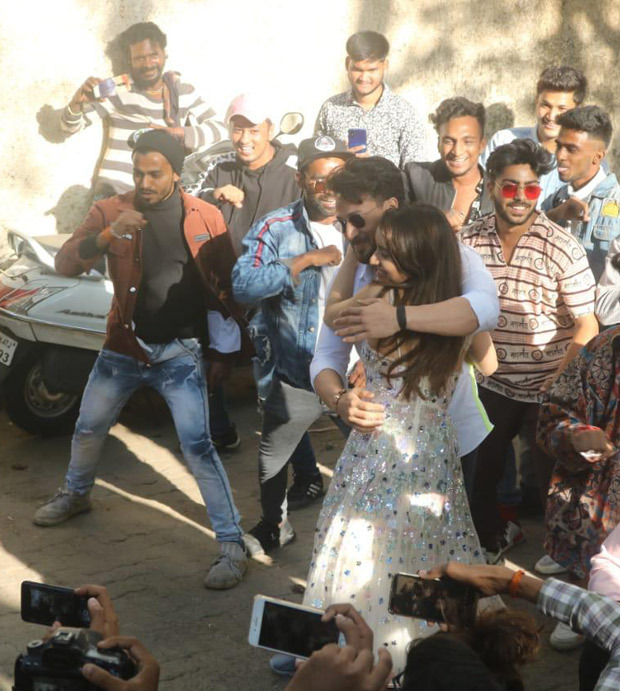 Tiger Shroff and team Baaghi 3 surprise birthday girl Shraddha Kapoor with a flash mob on 'Cham Cham' Tiger Shroff and team Baaghi 3 surprise birthday girl Shraddha Kapoor with a flash mob on 'Cham Cham'