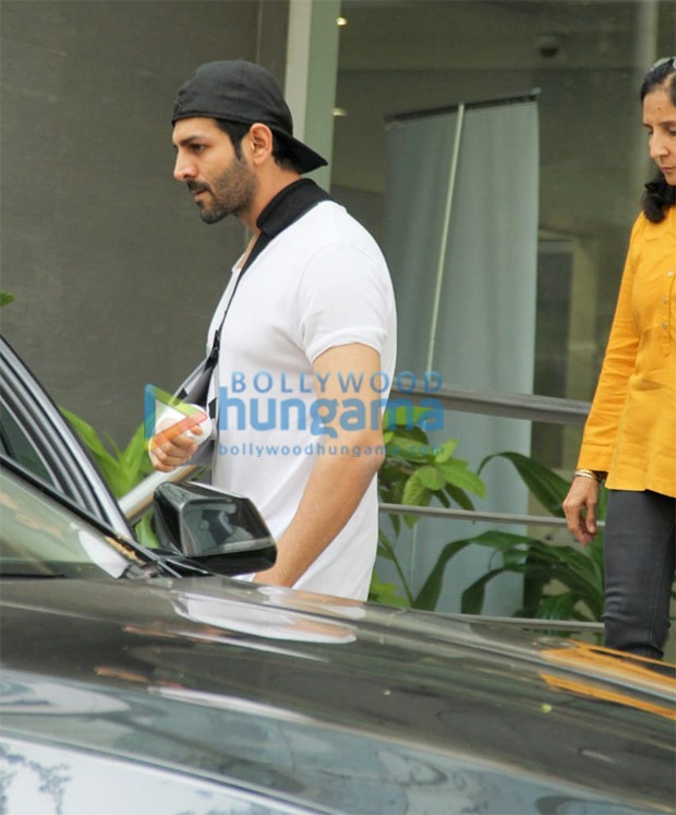 BREAKING! Kartik Aaryan leaves the hospital after surgery