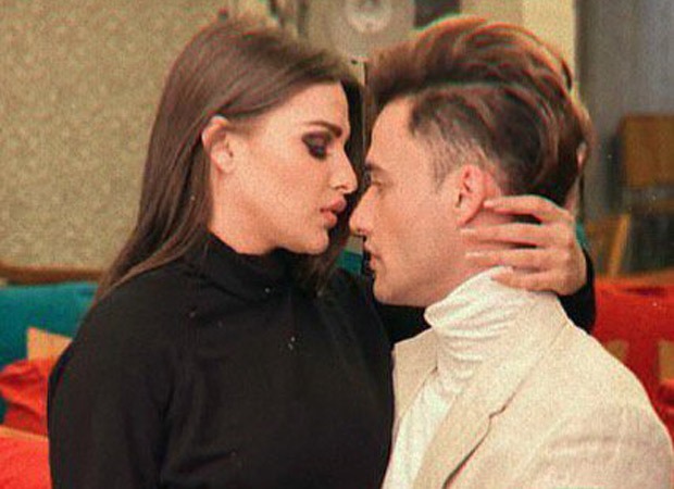 After posting a lovey-dovey picture with Asim Riaz, Himanshi Khurana’s cryptic tweet gets fans worried