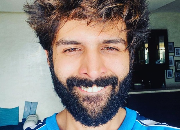Kartik Aaryan becomes the ‘Sasta Bunny’ on Easter as he sticks out his teeth in this cute selfie