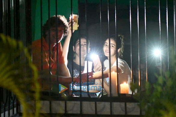 photos ananya panday chunky pandey and rakul preet singh snapped lighting diyas and candles for 9 minutes at 9 pm 5