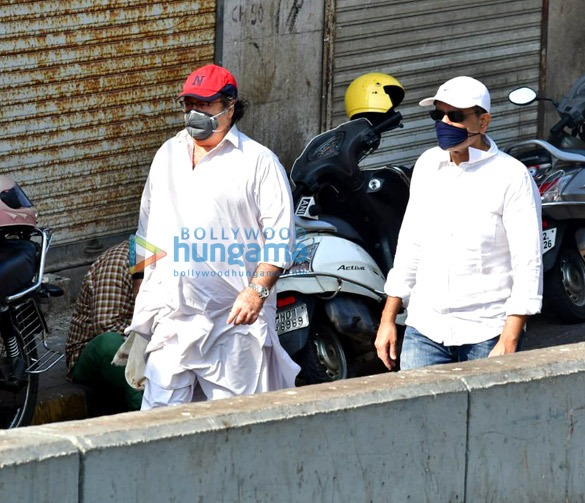 photos celebs attend rishi kapoors funeral3 1