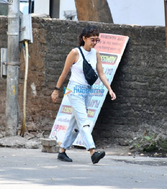 photos kiran rao snapped in bandra 2