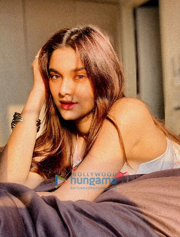 saiee manjrekar 007