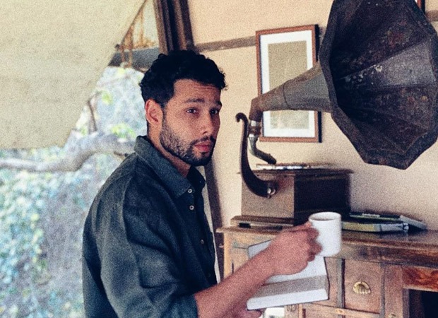 Siddhant Chaturvedi thanks the front liners and Mumbai Police for their support during Coronavirus in his unique way!