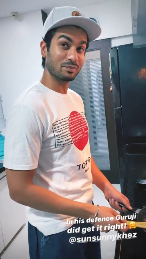 Sunny Kaushal teaches how flip an omelette perfectly to Vicky Kaushal amid self-quarantine period Sunny Kaushal teaches how flip an omelette perfectly to Vicky Kaushal amid self-quarantine period