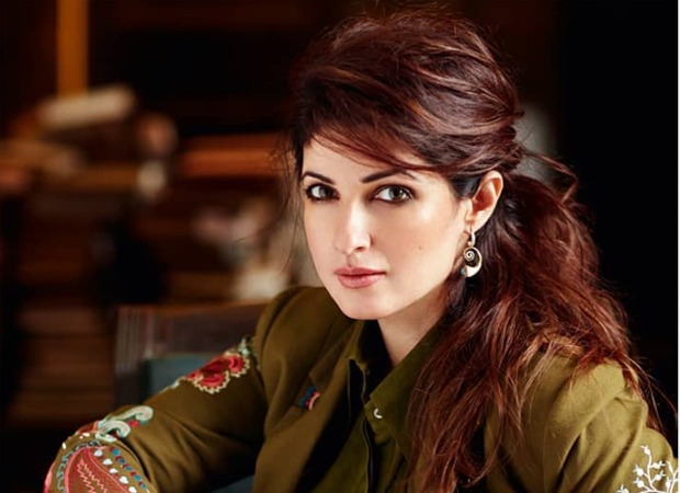 Twinkle Khanna shares a 25-year-old chat where she predicted her future