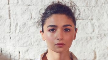 Alia Bhatt turns photographer during a video call with her BFFs